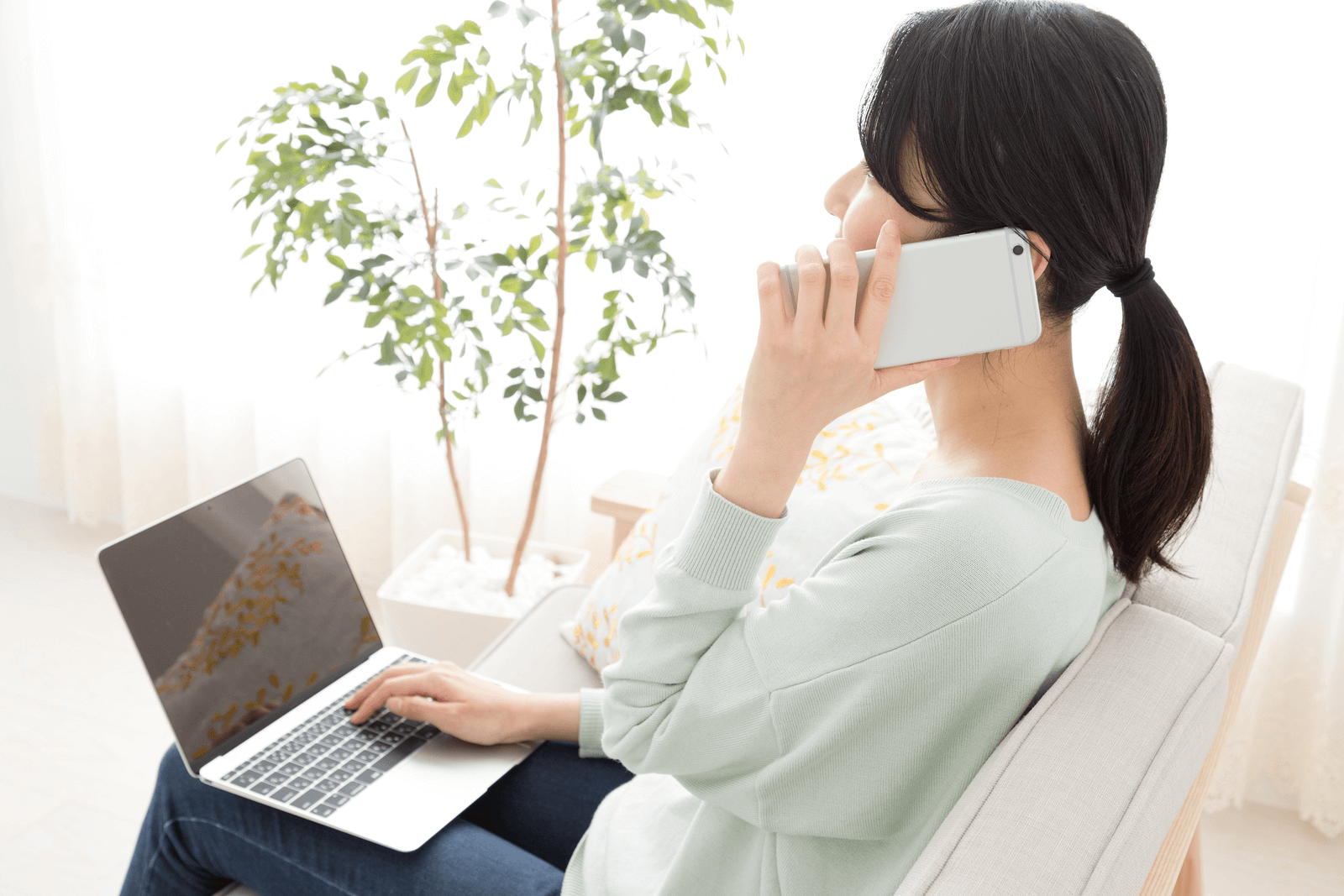 予約している女性の様子